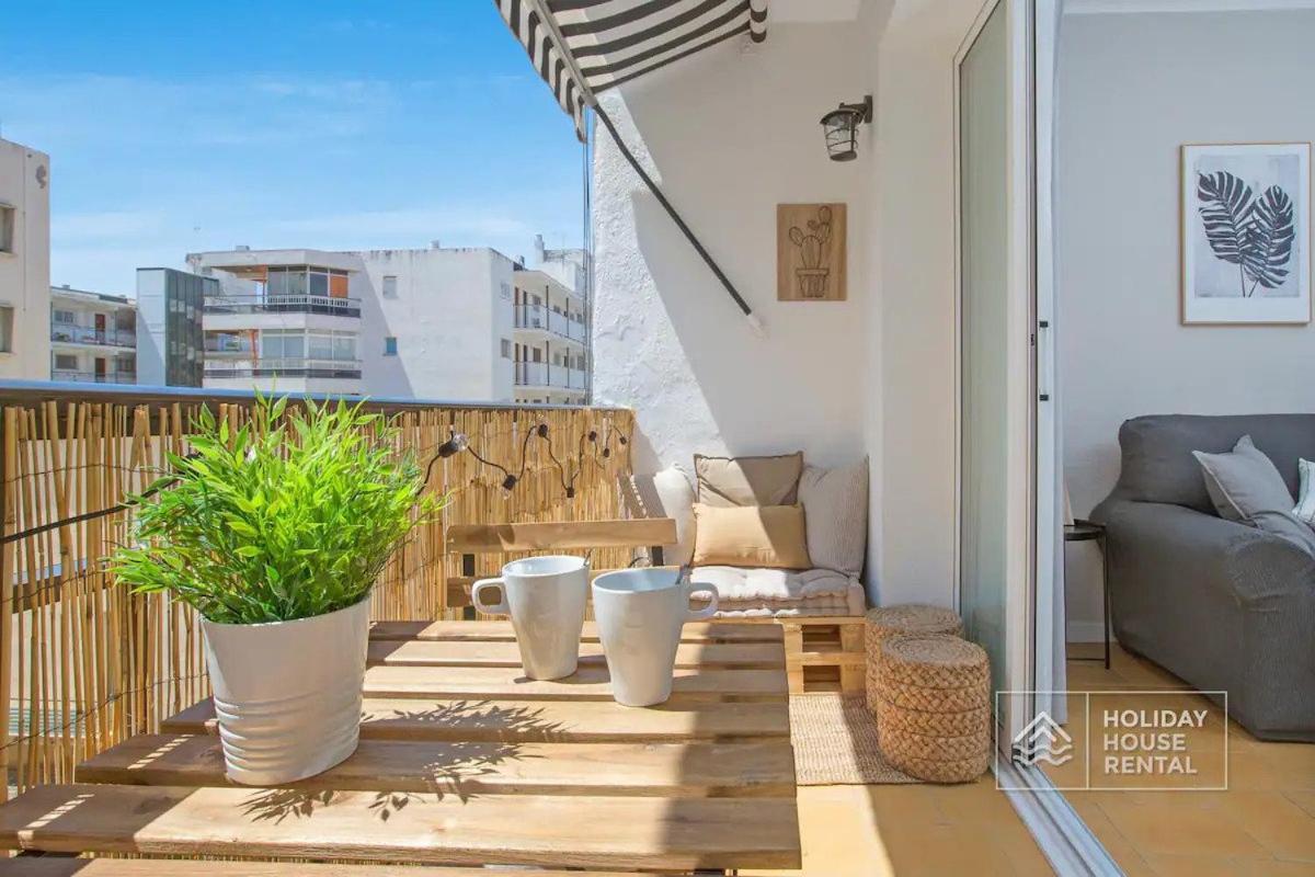 Cosy 3-Bedroom Apartment For 6-8 People Just 50M From The Beach Salou Ngoại thất bức ảnh